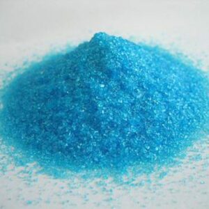Copper sulphate pentahydrate with anti-caking agent